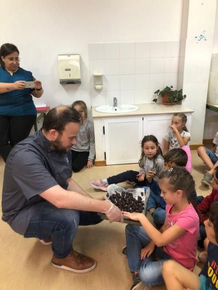 Crian&ccedil;as e idosos participaram na Semana do Pastel Alvites e da Broa de Serpins 
